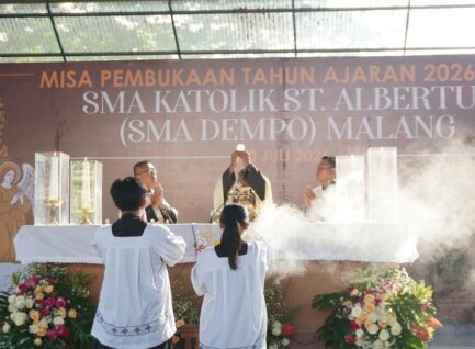 SMA DEMPO Awali Tahun Ajaran 2026/2027 dengan Misa Syukur dan Apresiasi bagi Siswa Berprestasi