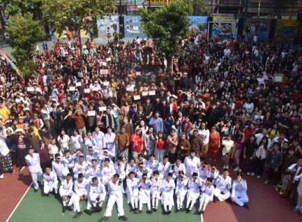Balutan Busana Adat Warnai Upacara HUT Ke-81 RI di SMA Katolik St. Albertus Malang